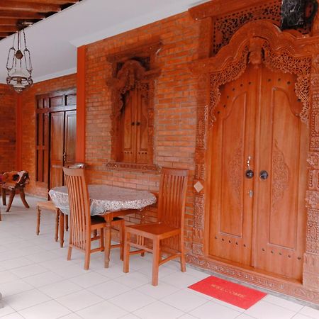 Rumah Ukhi Guest House Cebongan Экстерьер фото