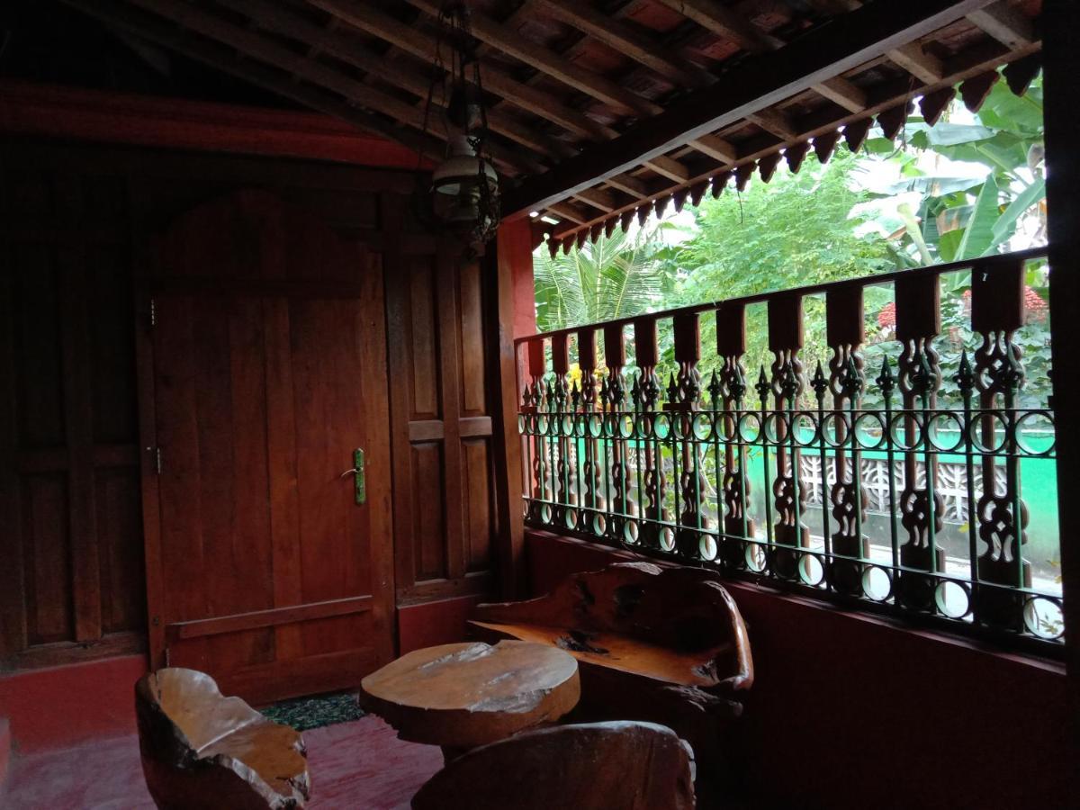 Rumah Ukhi Guest House Cebongan Экстерьер фото