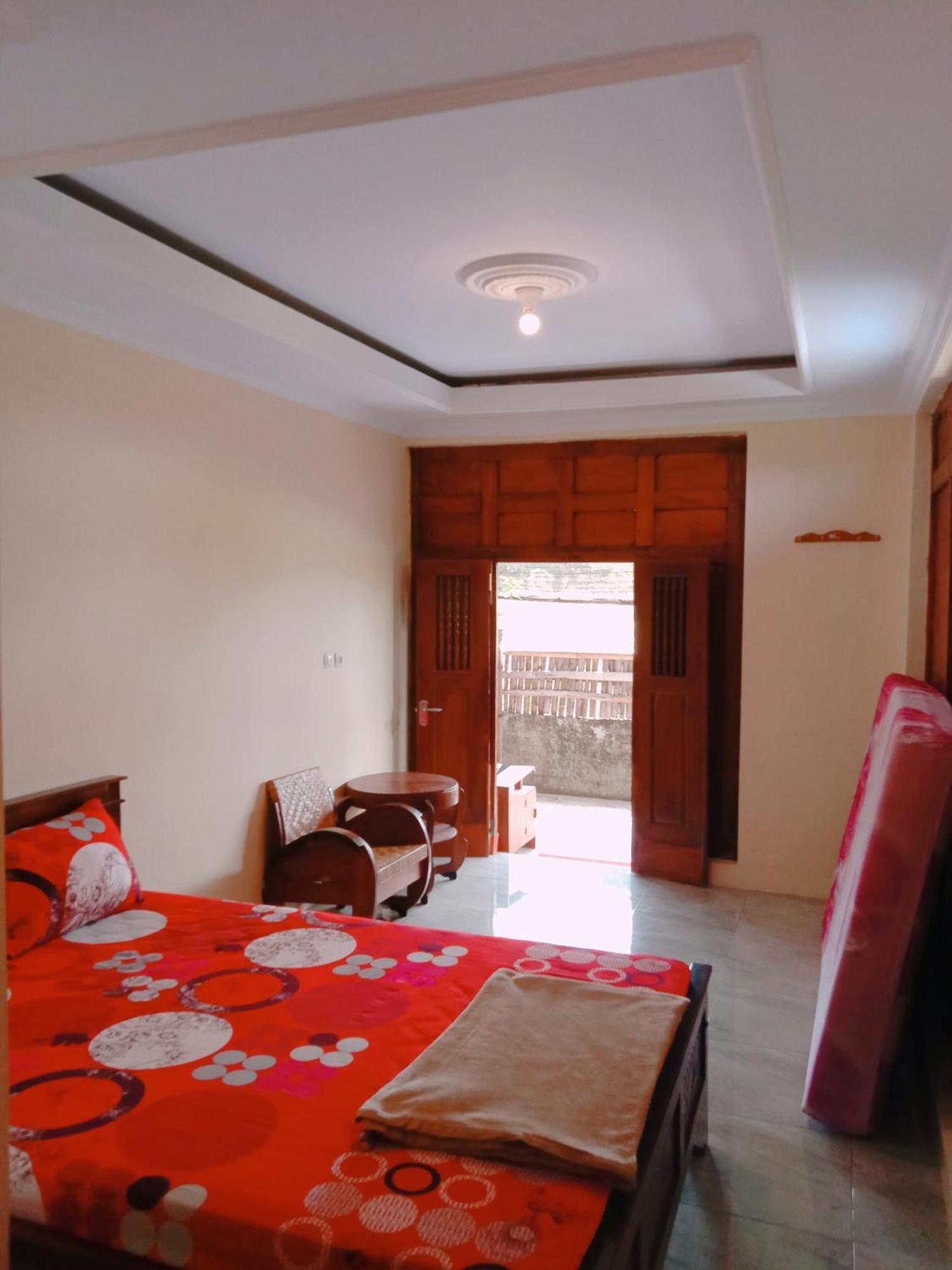 Rumah Ukhi Guest House Cebongan Экстерьер фото