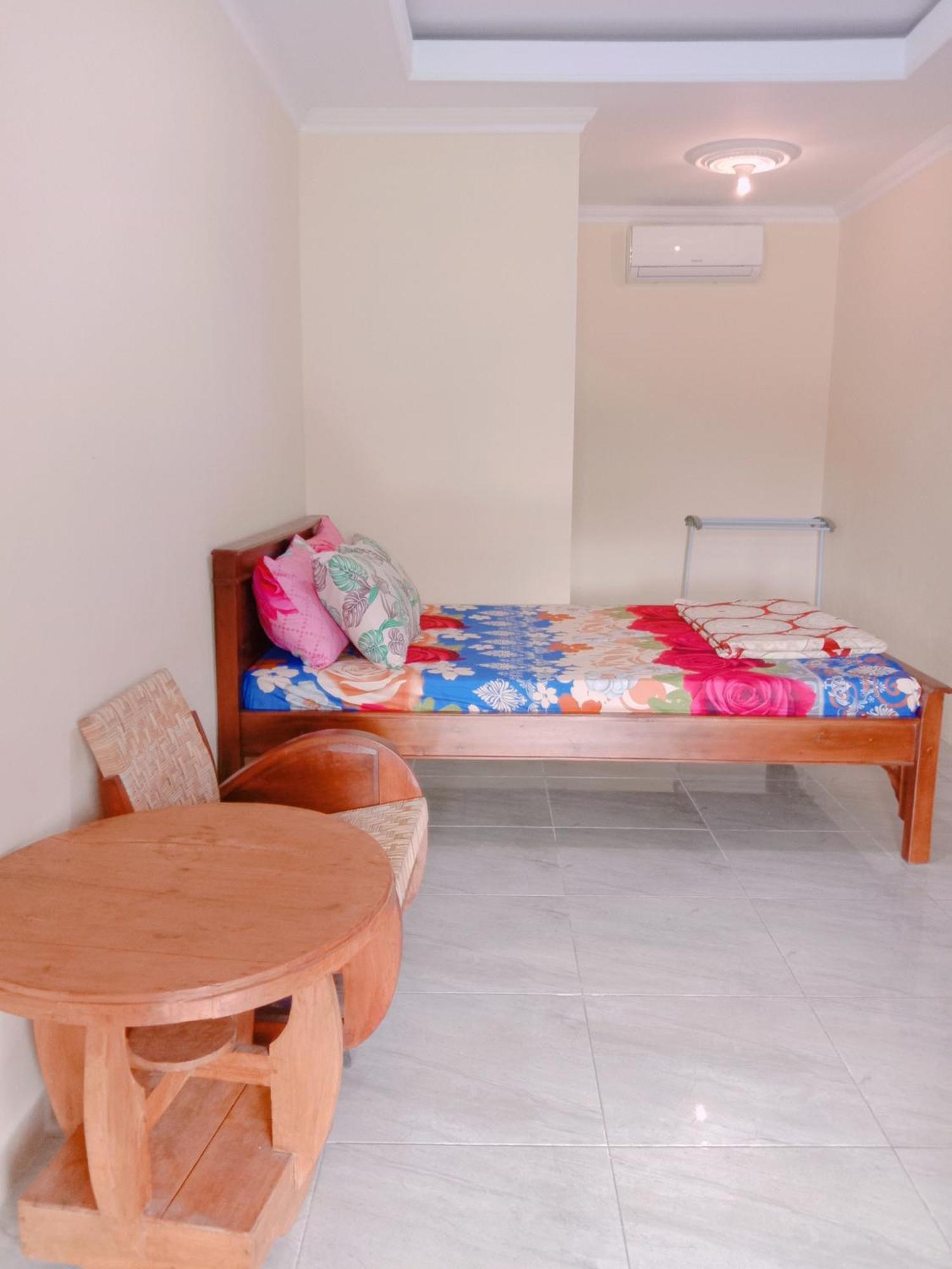 Rumah Ukhi Guest House Cebongan Экстерьер фото