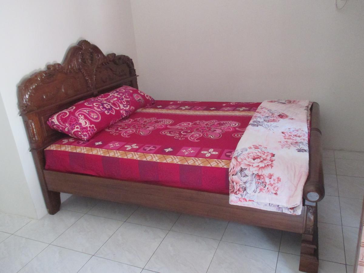 Rumah Ukhi Guest House Cebongan Экстерьер фото